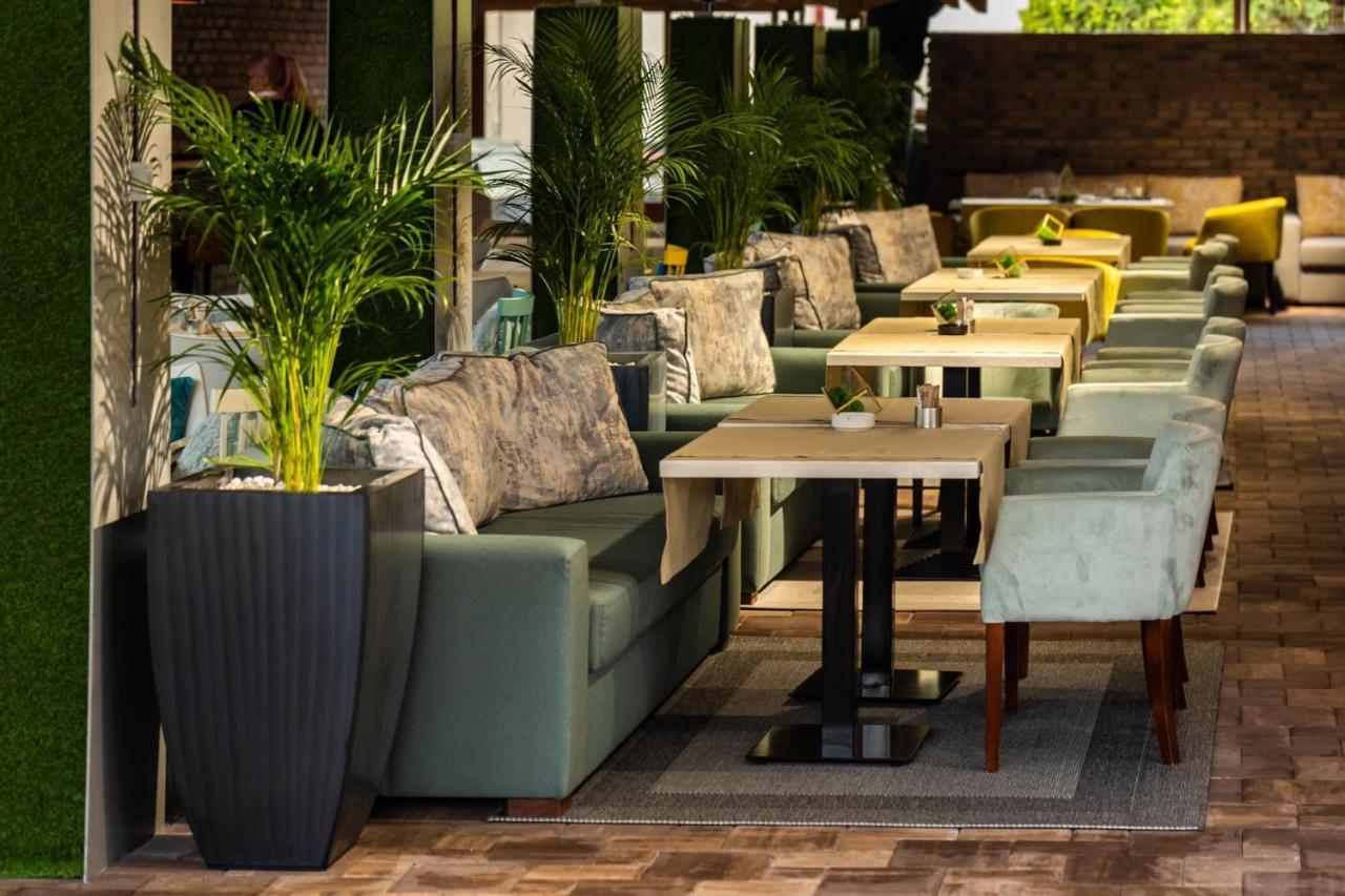 Hotel Brilliant Meses Zalau Exterior photo