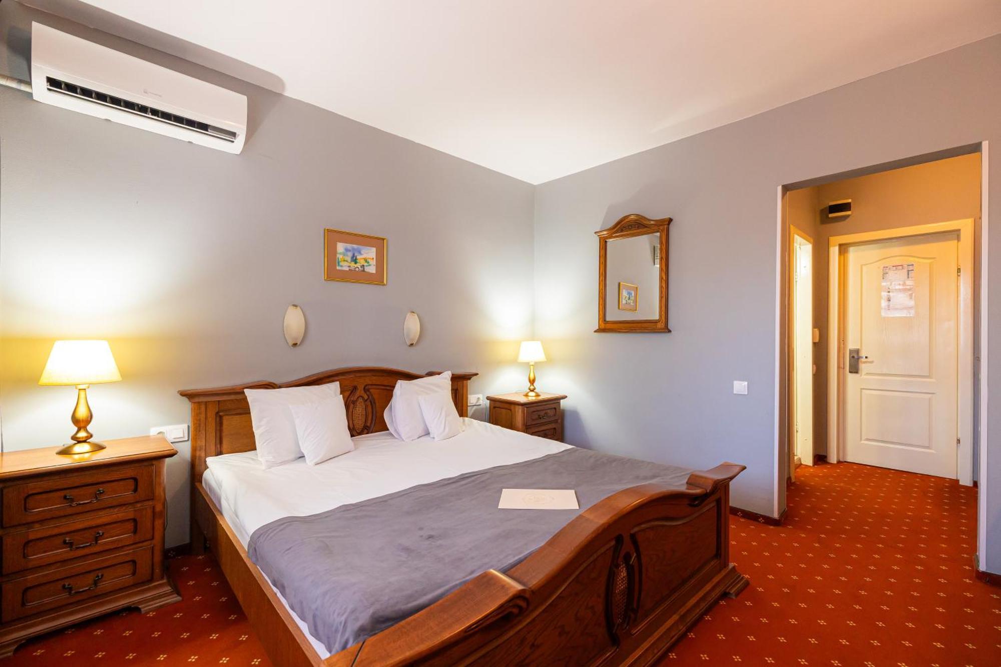 Hotel Brilliant Meses Zalau Exterior photo