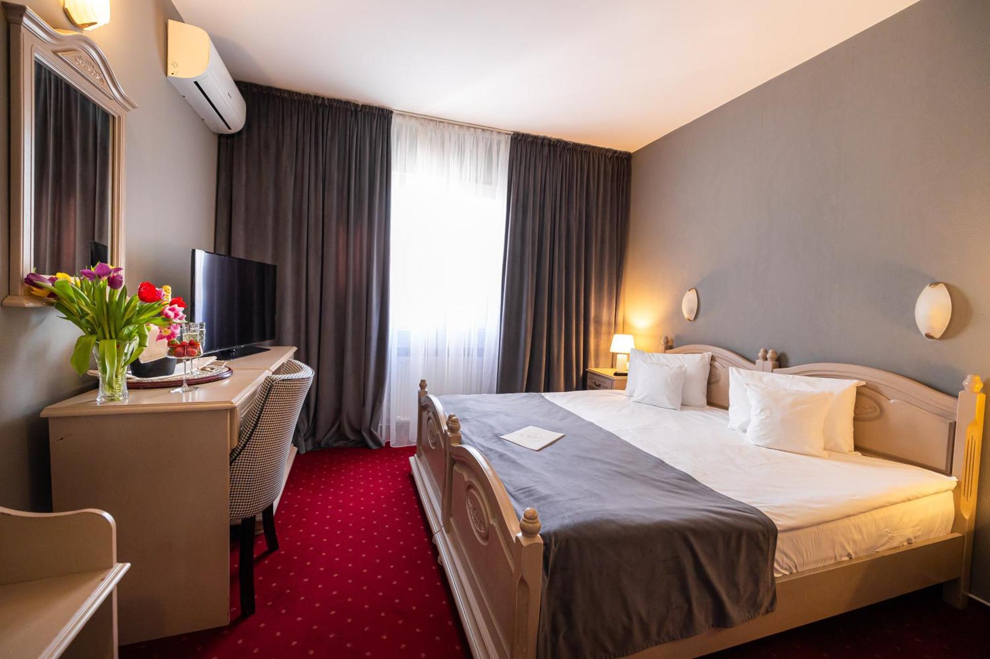 Hotel Brilliant Meses Zalau Exterior photo