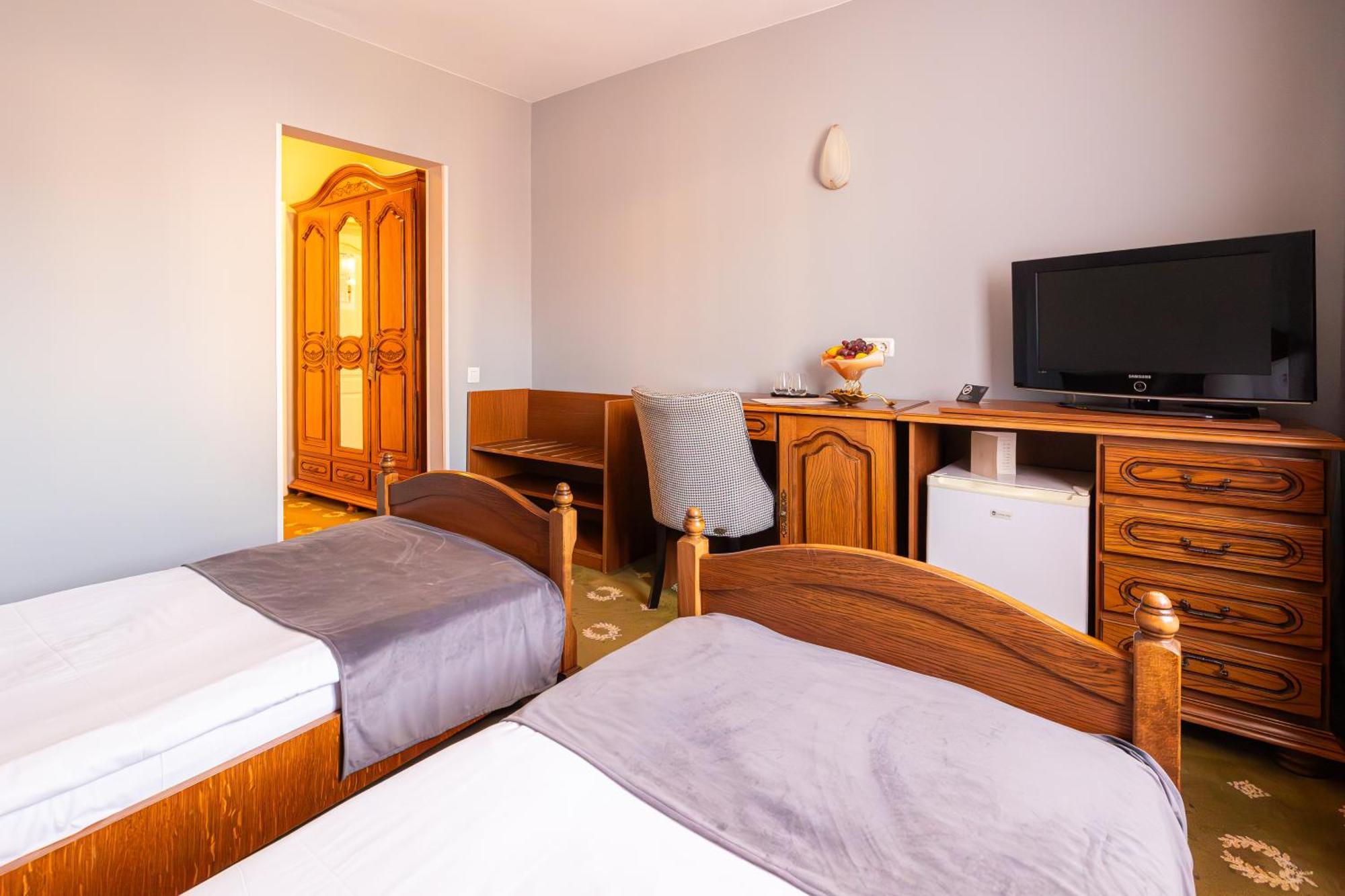 Hotel Brilliant Meses Zalau Exterior photo