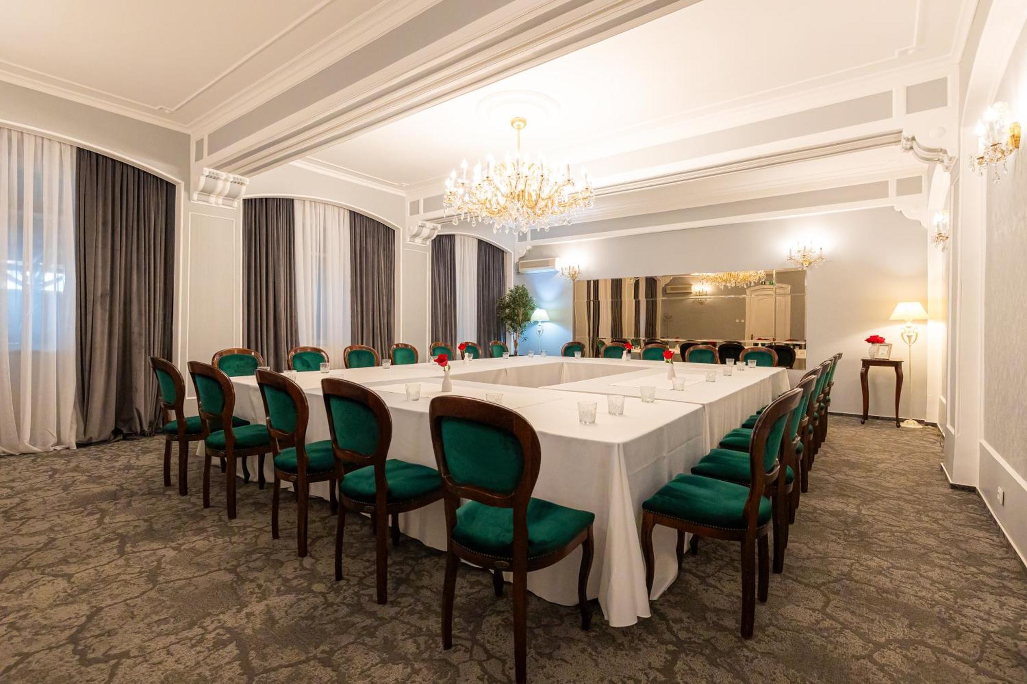 Hotel Brilliant Meses Zalau Exterior photo
