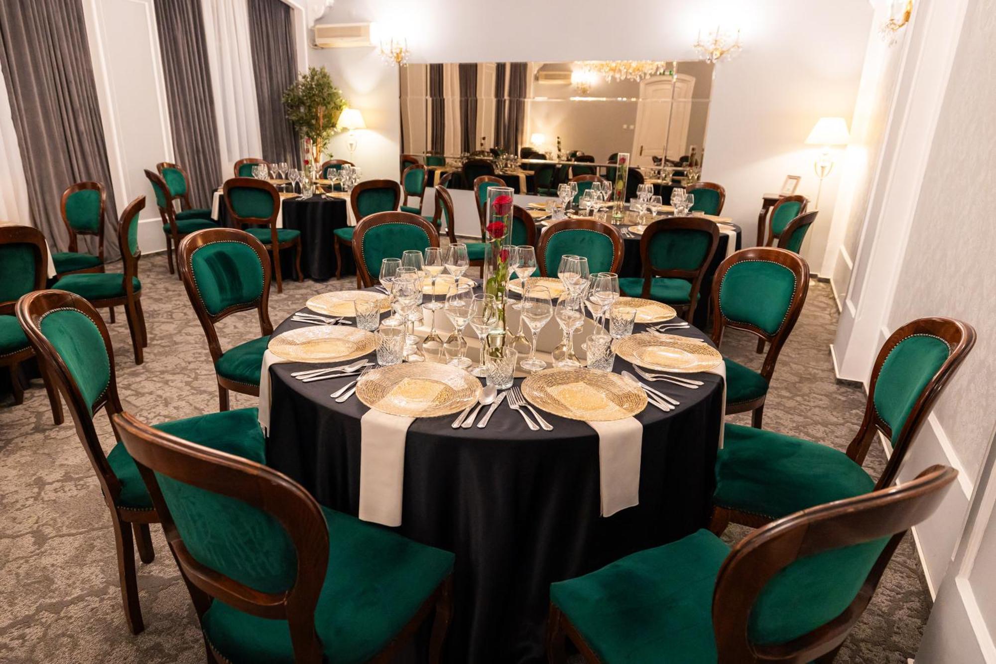 Hotel Brilliant Meses Zalau Exterior photo