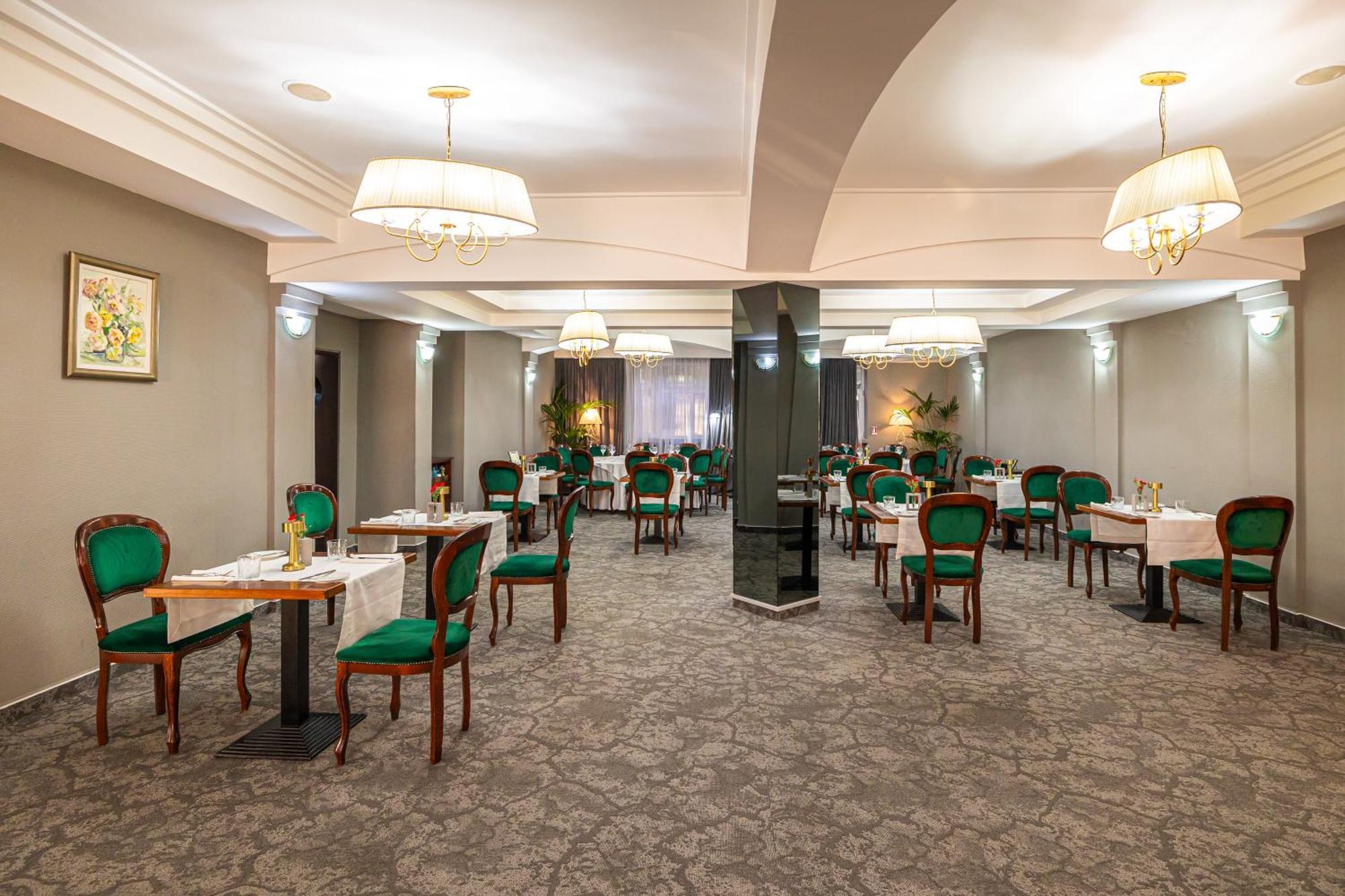 Hotel Brilliant Meses Zalau Exterior photo