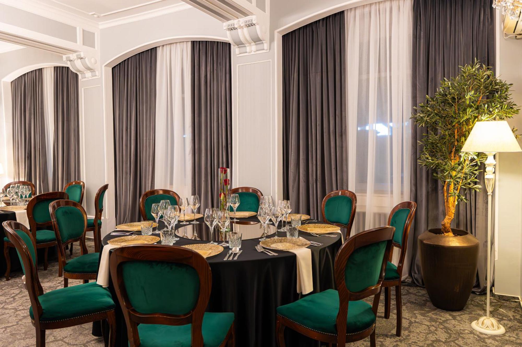 Hotel Brilliant Meses Zalau Exterior photo