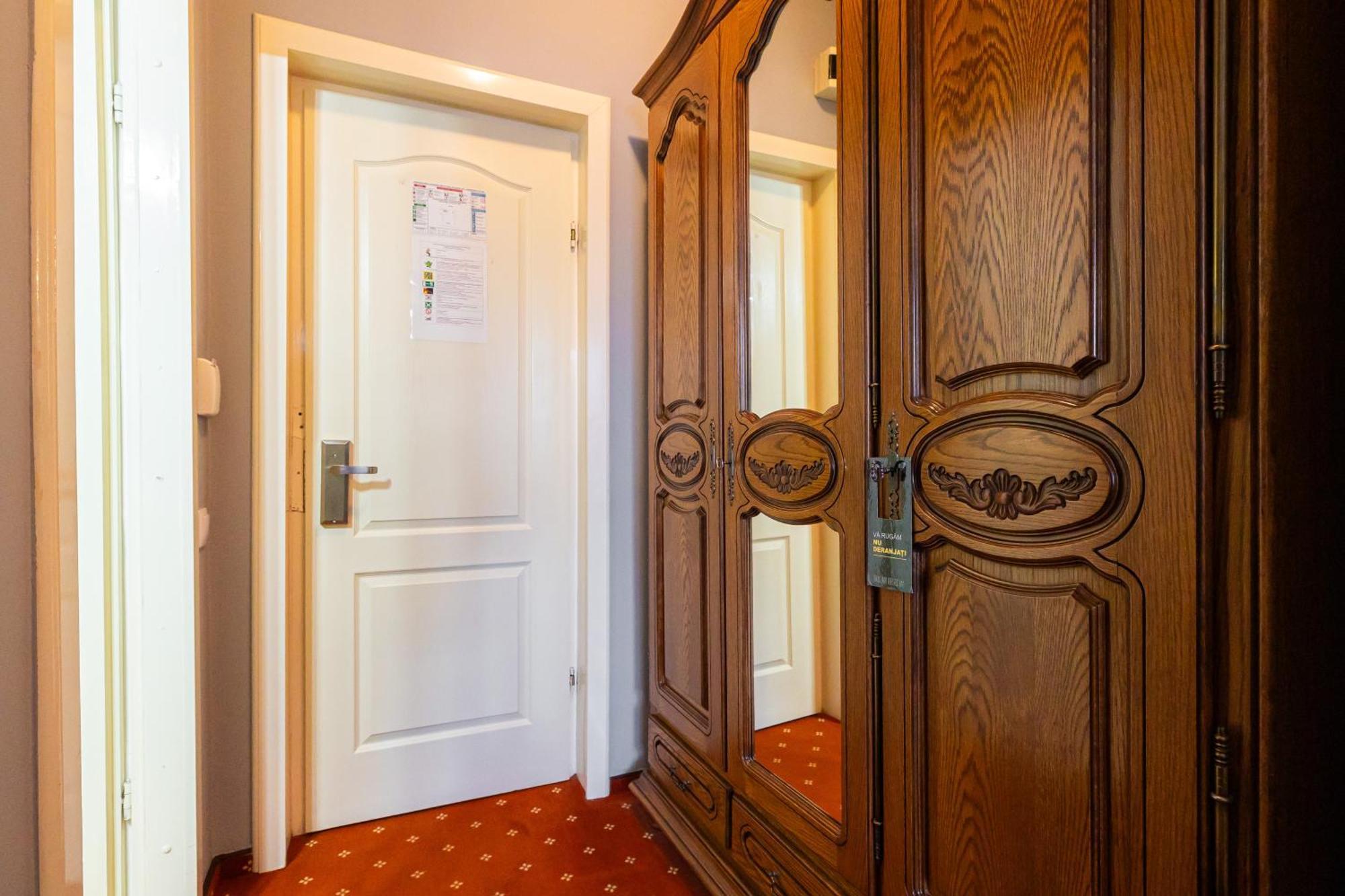 Hotel Brilliant Meses Zalau Exterior photo