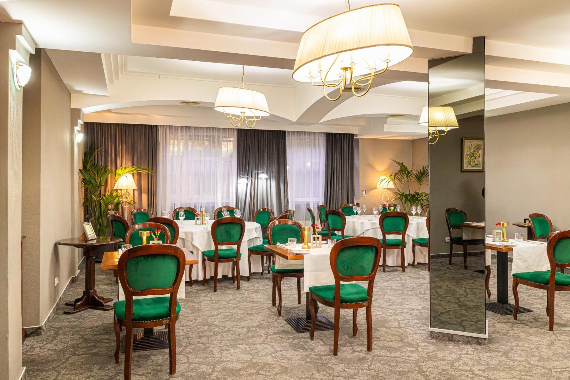 Hotel Brilliant Meses Zalau Exterior photo