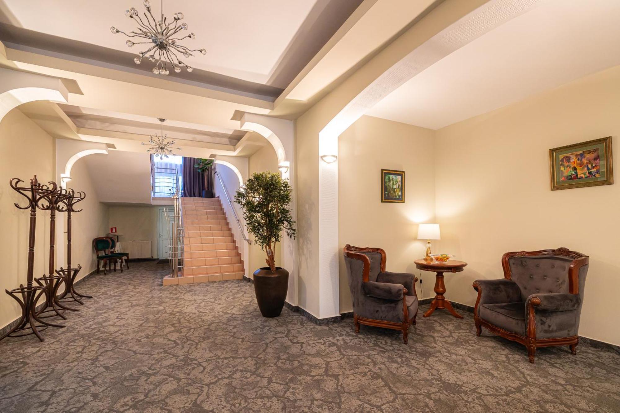 Hotel Brilliant Meses Zalau Exterior photo