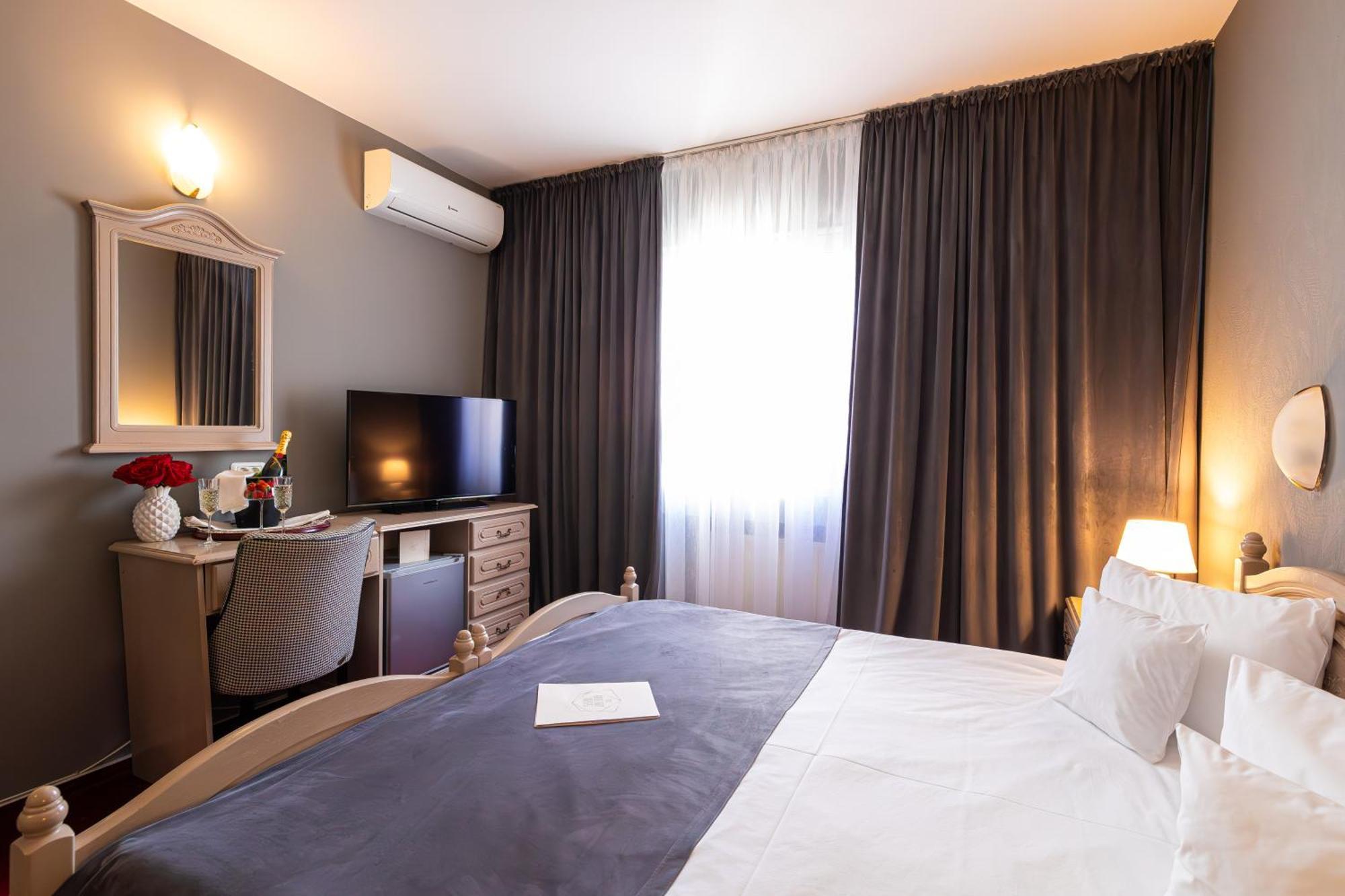 Hotel Brilliant Meses Zalau Exterior photo