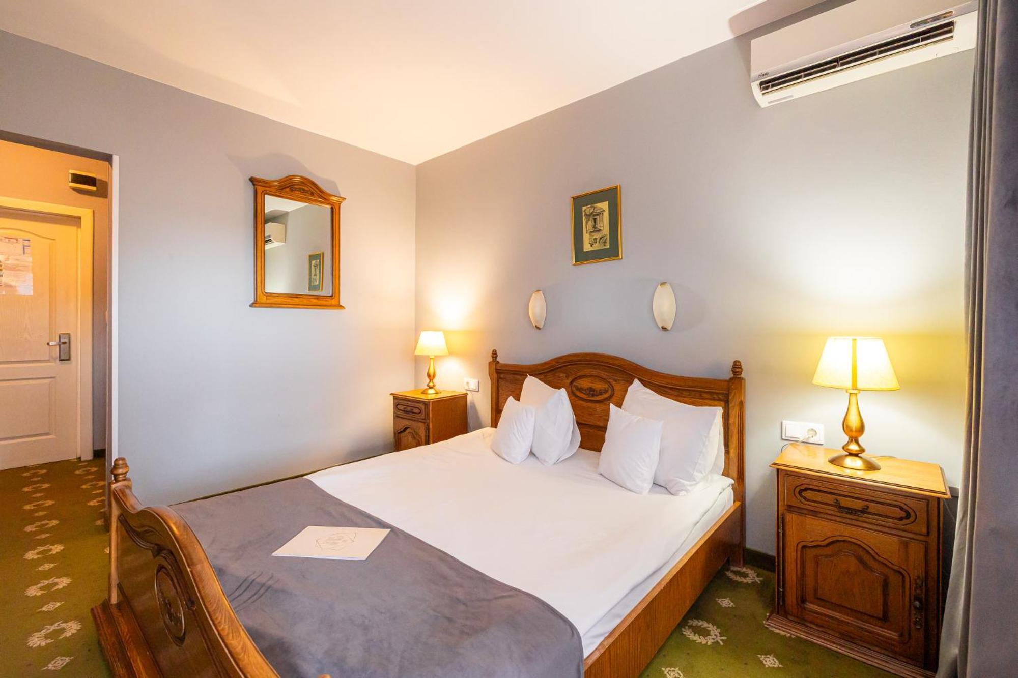 Hotel Brilliant Meses Zalau Exterior photo
